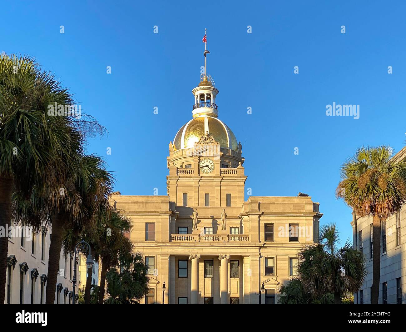Savannah's Gold Domed City Hall, Savannah, Georgia, Stati Uniti Foto Stock
