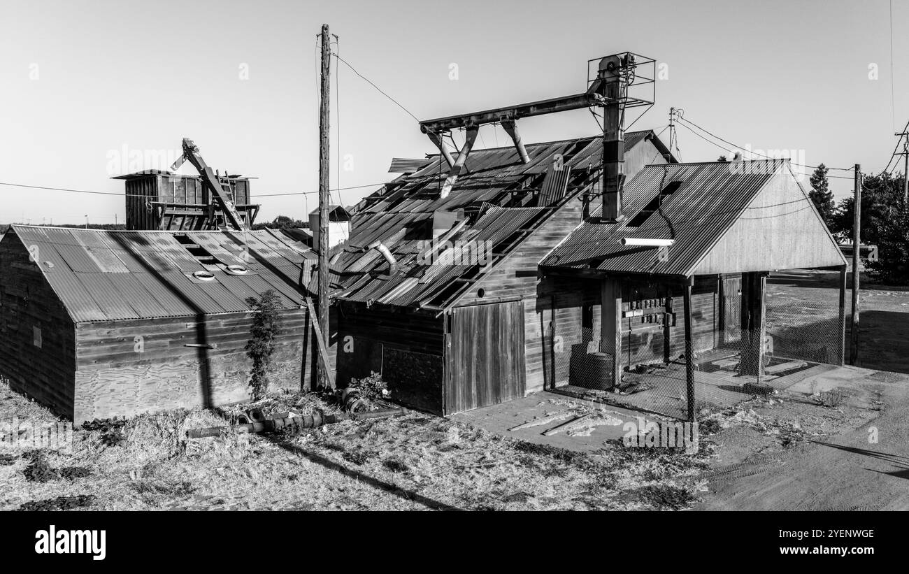 Rusted Farm Shack bianco e nero Foto Stock