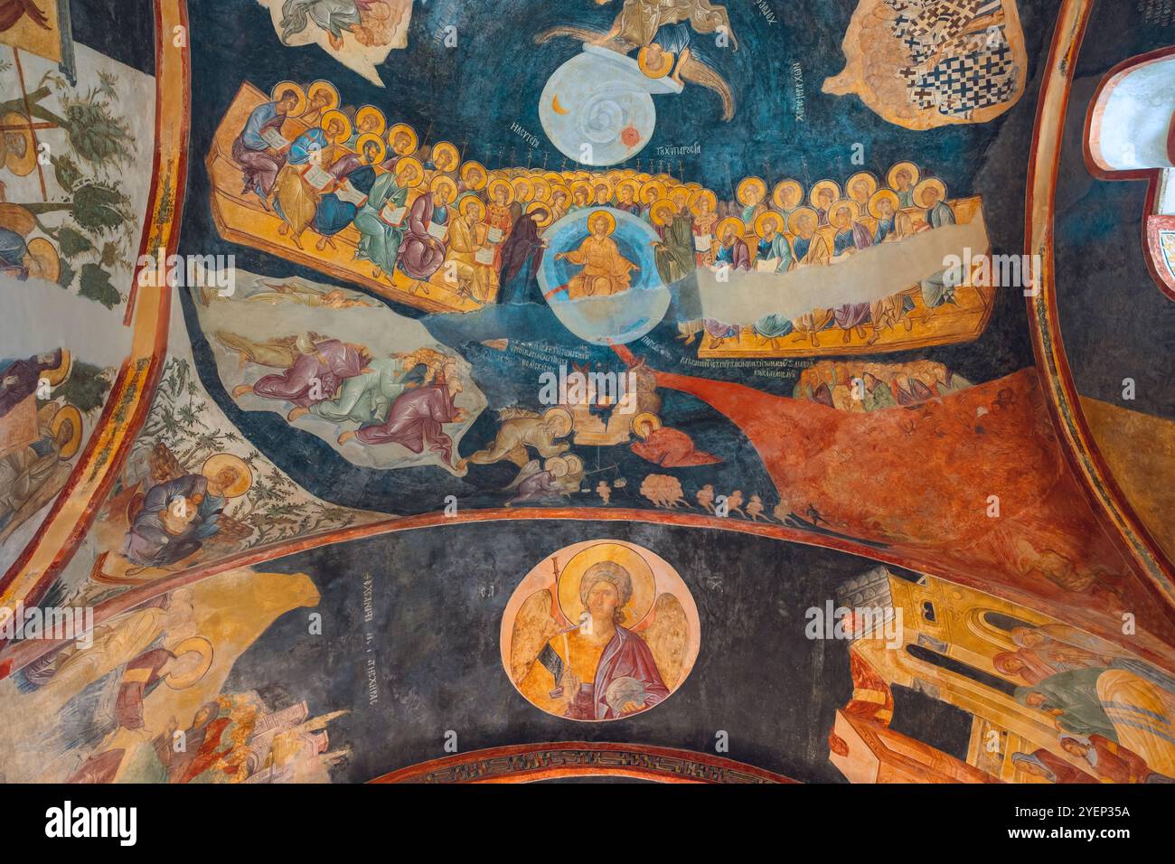 Soffitto della chiesa di Chora o della moschea di Kariye con affreschi. Istanbul Turchia - 8.17.2024 Foto Stock