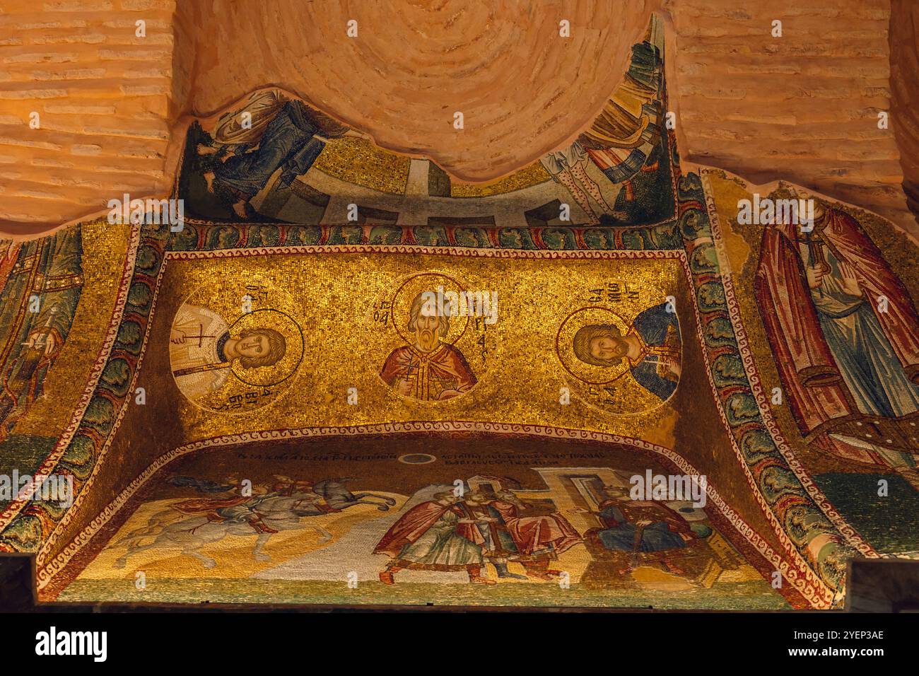 Mosaici della chiesa di Chora, nota anche come moschea Kariye. Istanbul Turchia - 8.17.2024 Foto Stock