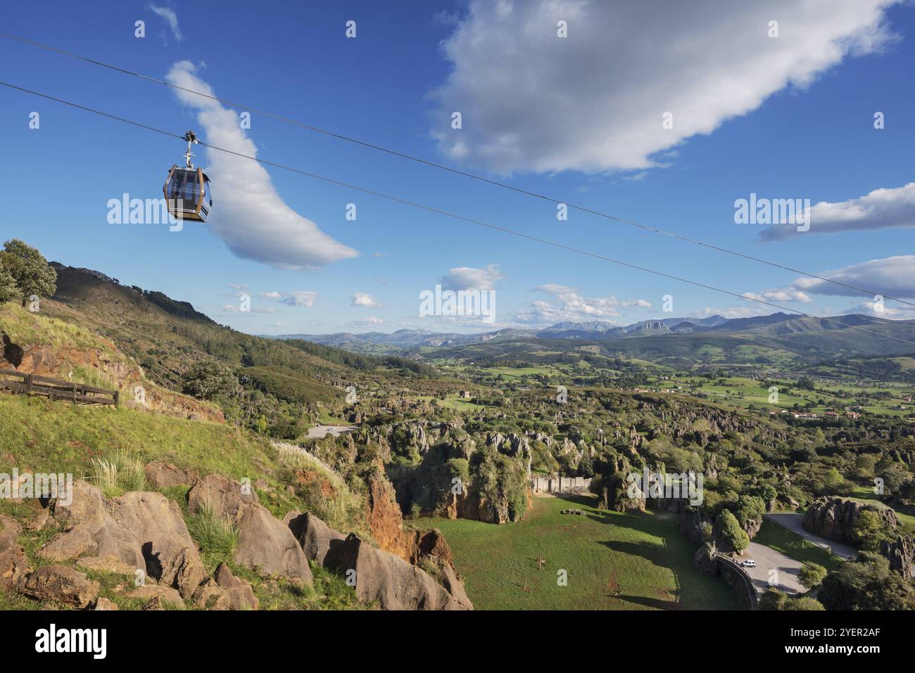 Paesaggio del parco naturale di Cabarceno in Cantabria, Spagna, Europa Foto Stock