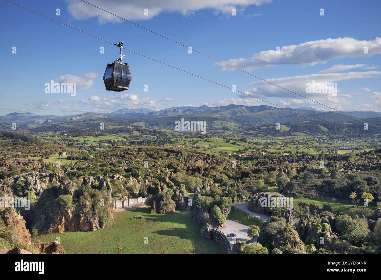 Paesaggio del parco naturale di Cabarceno in Cantabria, Spagna, Europa Foto Stock