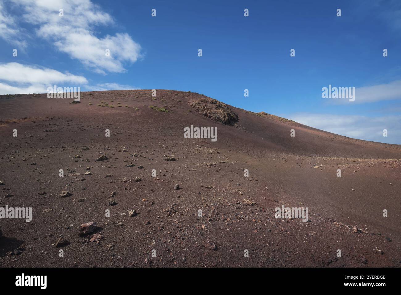 Incredibile paesaggio vulcanico e deserto lavico nel parco nazionale di Timanfaya, Lanzarote, isole canarie, Spagna, Europa Foto Stock