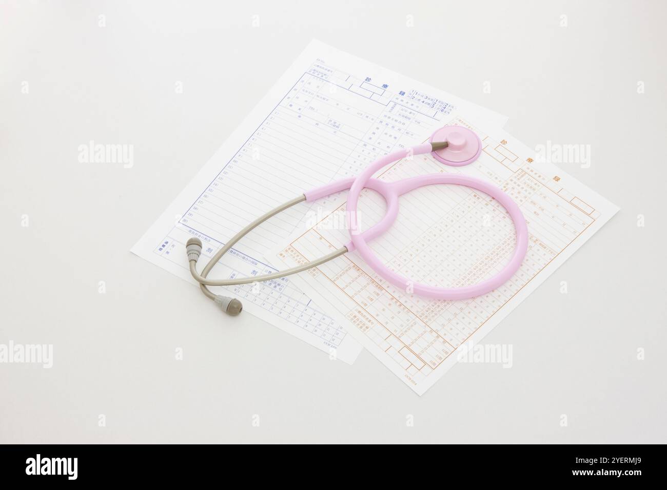 Stetoscopio e cartelle cliniche Foto Stock