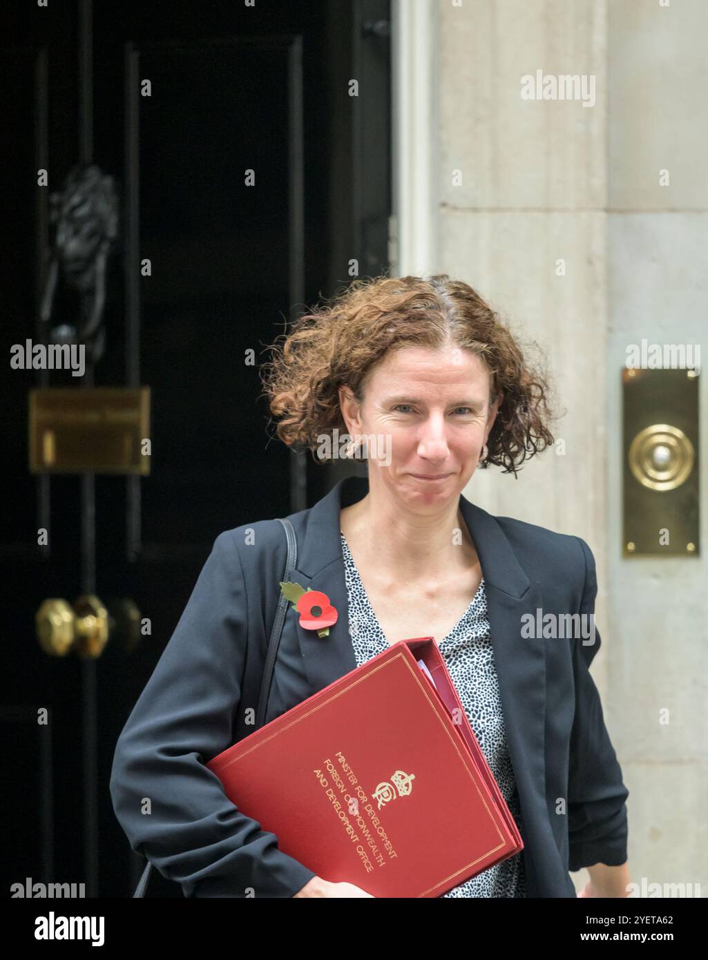 Anneliese Dodds MP (Lab: Oxford East) Ministro di Stato (Ministro dello sviluppo), Ministro di Stato (Ministro delle donne e delle pari) che lascia una CA Foto Stock