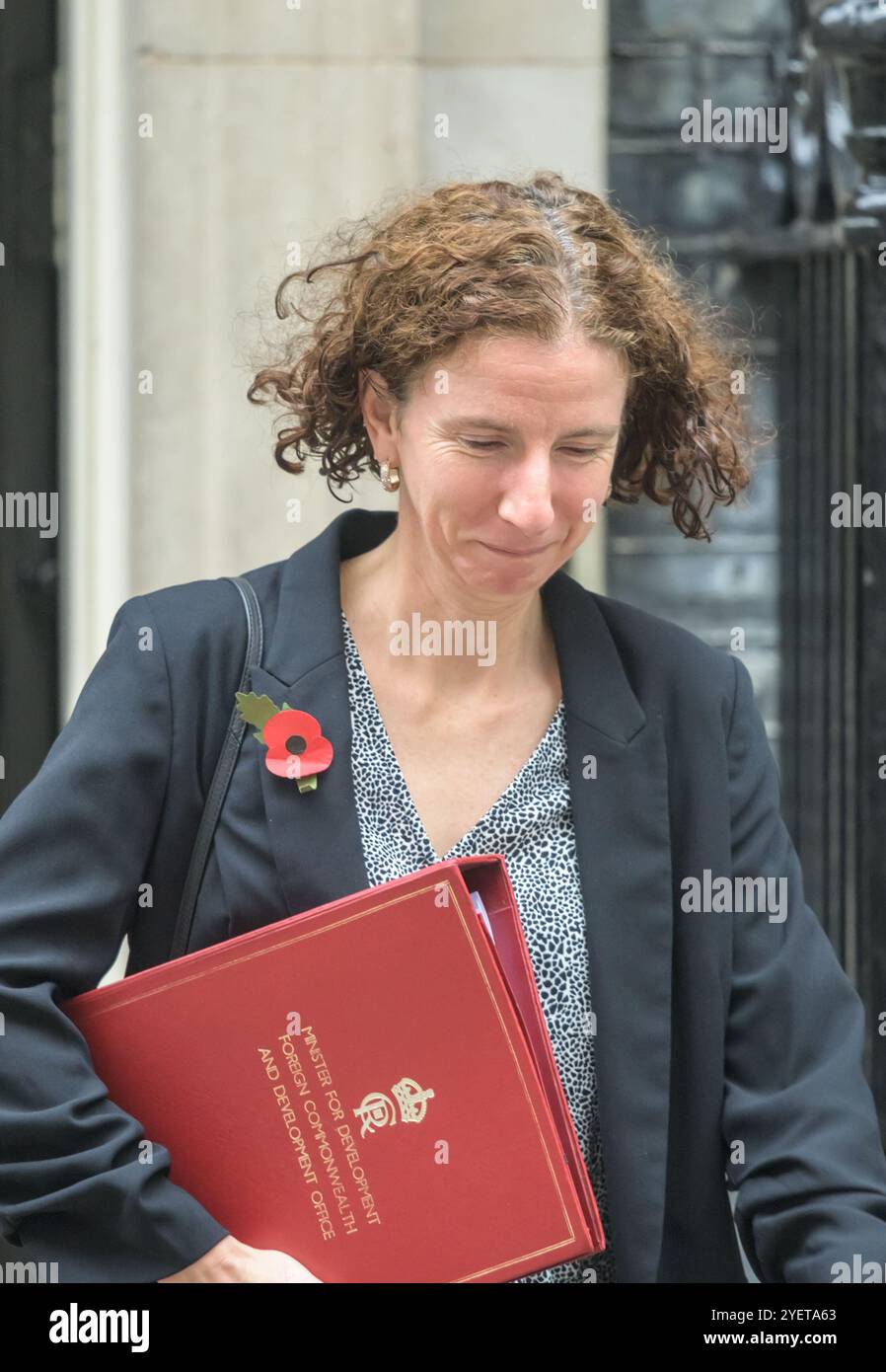 Anneliese Dodds MP (Lab: Oxford East) Ministro di Stato (Ministro dello sviluppo), Ministro di Stato (Ministro delle donne e delle pari) che lascia una CA Foto Stock