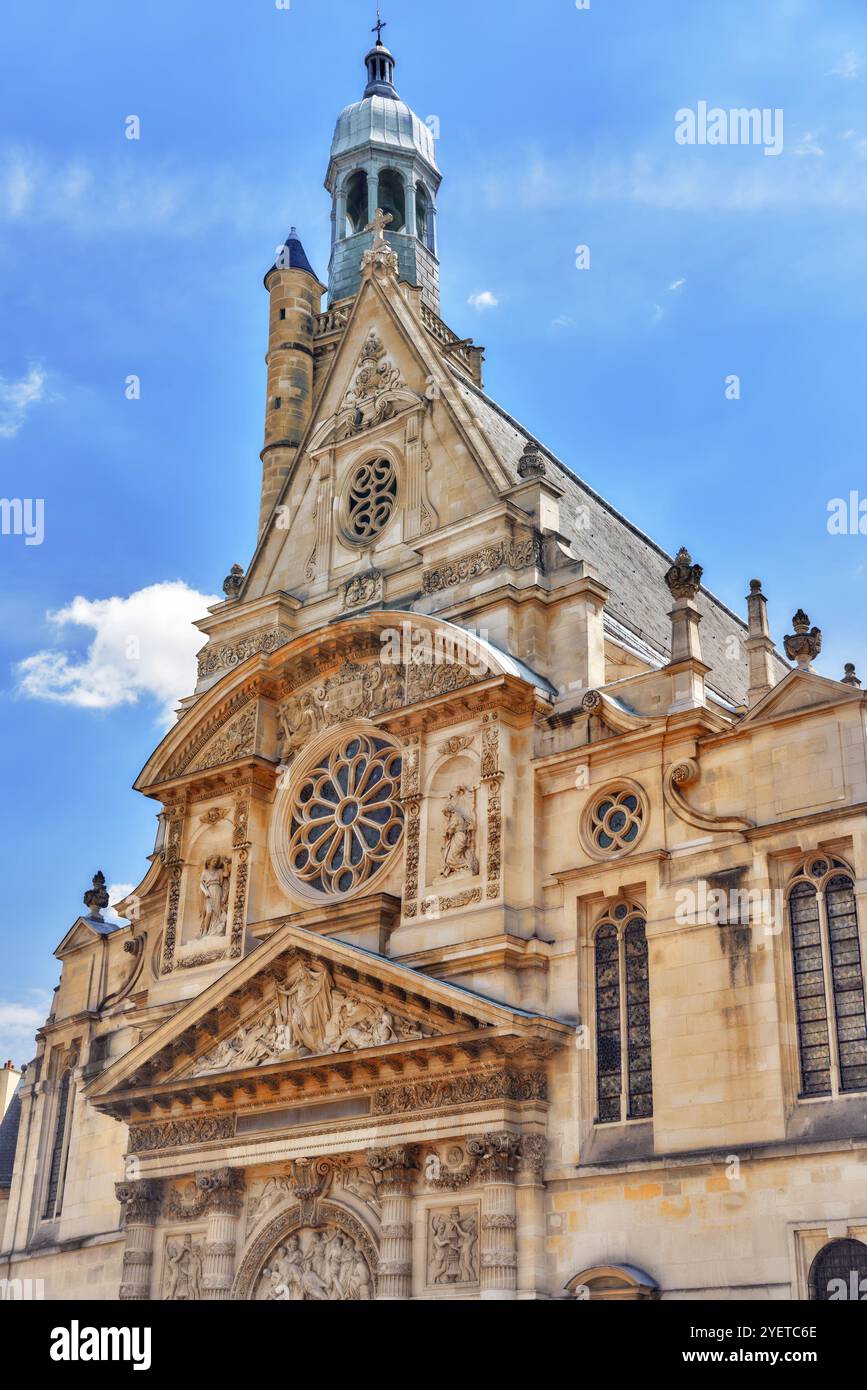 A Saint-Etienne-du-Mont è una chiesa a Parigi, Francia, si trova sulle Montagne Sainte-Genevieve vicino al Pantheon. Foto Stock