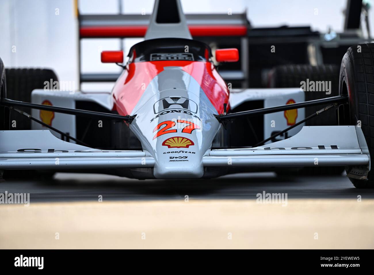 San Paolo, Brasile. 1 novembre 2024. La 1990 #27 McLaren MP4/5 di Ayrton Senna. 01.11.2024. Campionato del mondo di formula 1, Rd 21, Gran Premio del Brasile, San Paolo, Brasile, giorno di qualificazione Sprint. Il credito fotografico dovrebbe essere: XPB/Alamy Live News. Foto Stock
