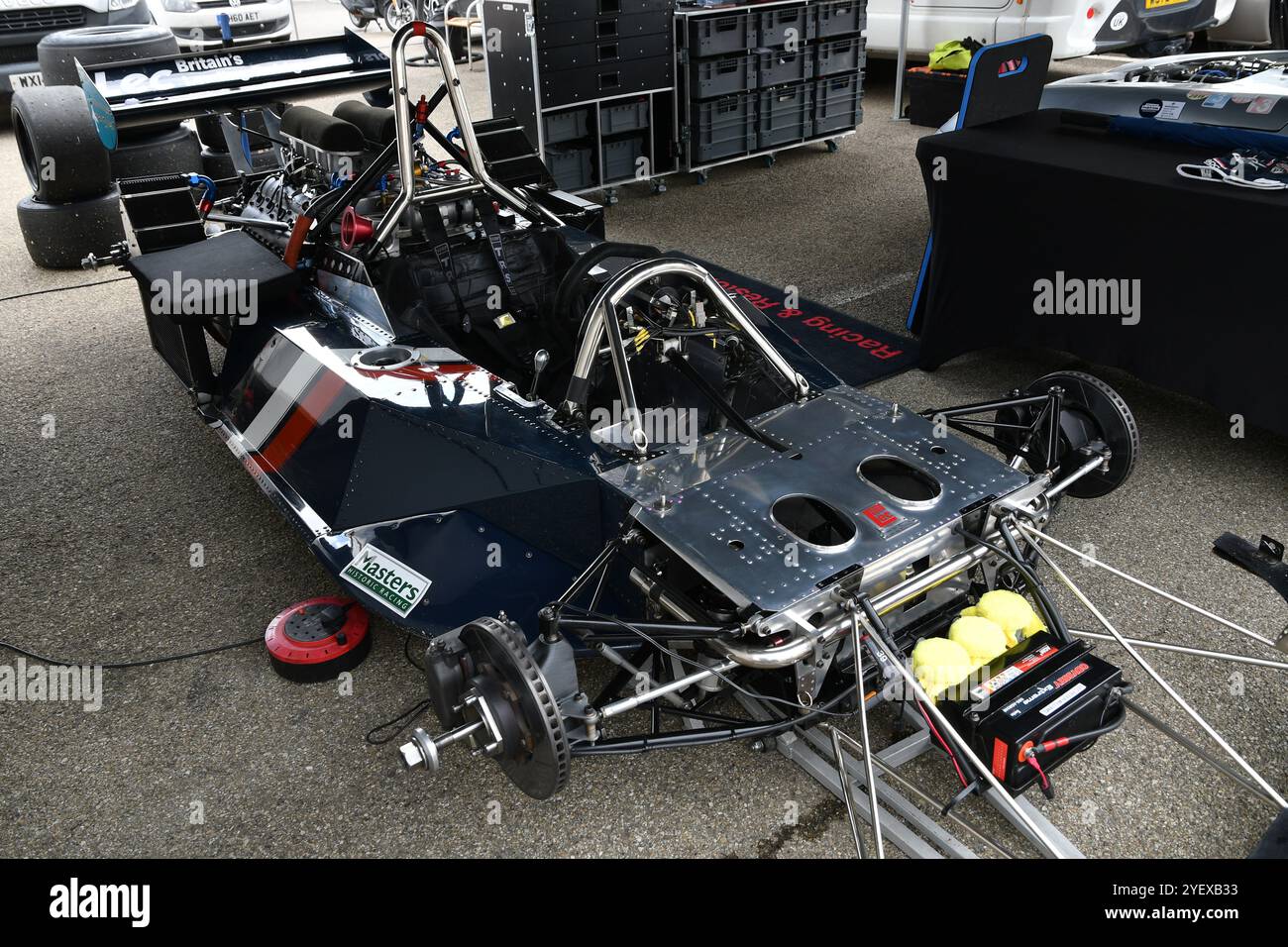 Scarperia, Italia - 12 ottobre 2024: Dettaglio della LEC CRP1 dell'anno 1977 ex David Purley nel box durante le prove libere sul circuito del Mugello. Foto Stock