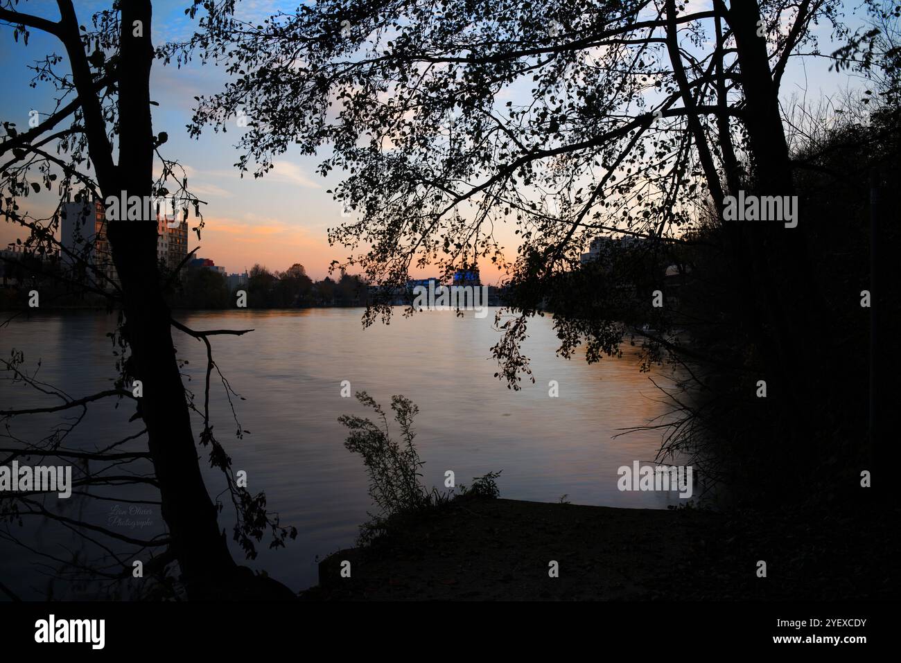 foto del lago al tramonto Foto Stock