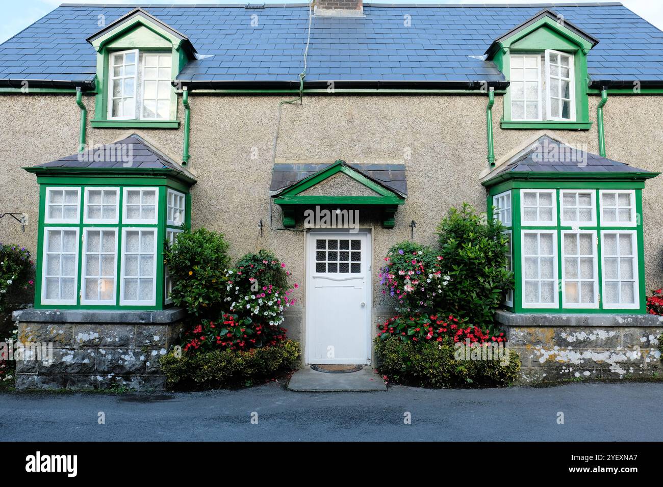 Cottage a Cong, Contea di Mayo, Irlanda, che servì come casa del reverendo Playfair nel film The Quiet Man, girato sul posto nel 1951. Foto Stock