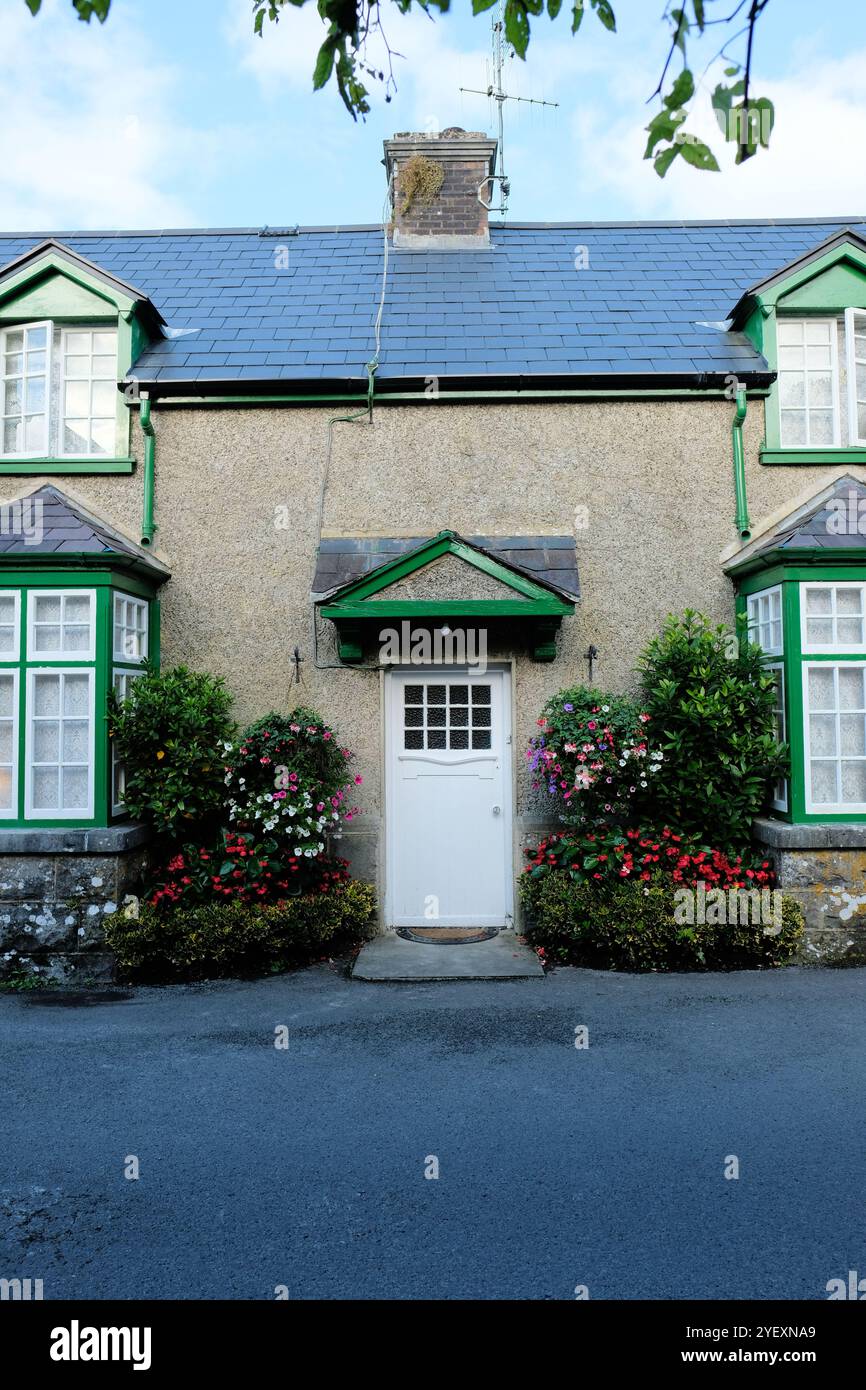 Cottage a Cong, Contea di Mayo, Irlanda, che servì come casa del reverendo Playfair nel film The Quiet Man, girato sul posto nel 1951. Foto Stock