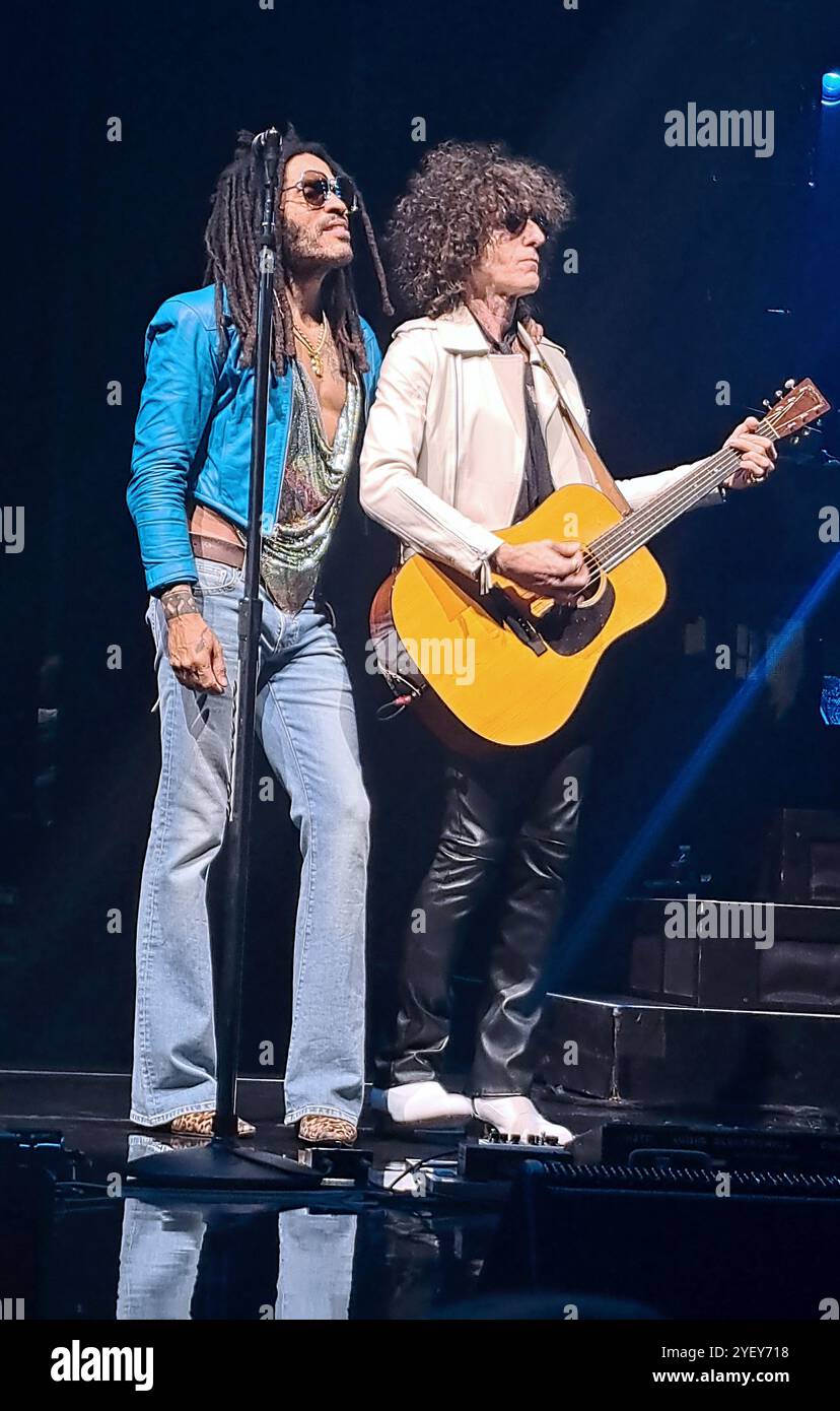 1° novembre 2024, Atlantic City, New Jersey, Stati Uniti: Lenny Kravitz e Craig Ross si esibiscono al Blue Electric Light Tour 2024 all'Ovation Hall dell'Ocean Casino Resort di Atlantic City, New Jersey 1° novembre 2024. (Credit Image: © Photo Image Press via ZUMA Press Wire) SOLO PER USO EDITORIALE! Non per USO commerciale! Foto Stock