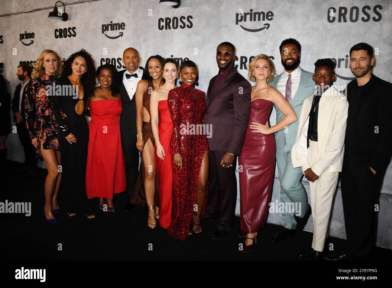 LOS ANGELES, CALIFORNIA - OTTOBRE 29: (L-R) Siobhan Murphy, Mercedes De la Zerda, Stacie Greenwell, Ben Watkins, Ashley Rios, Alona tal, Samantha Walk Foto Stock