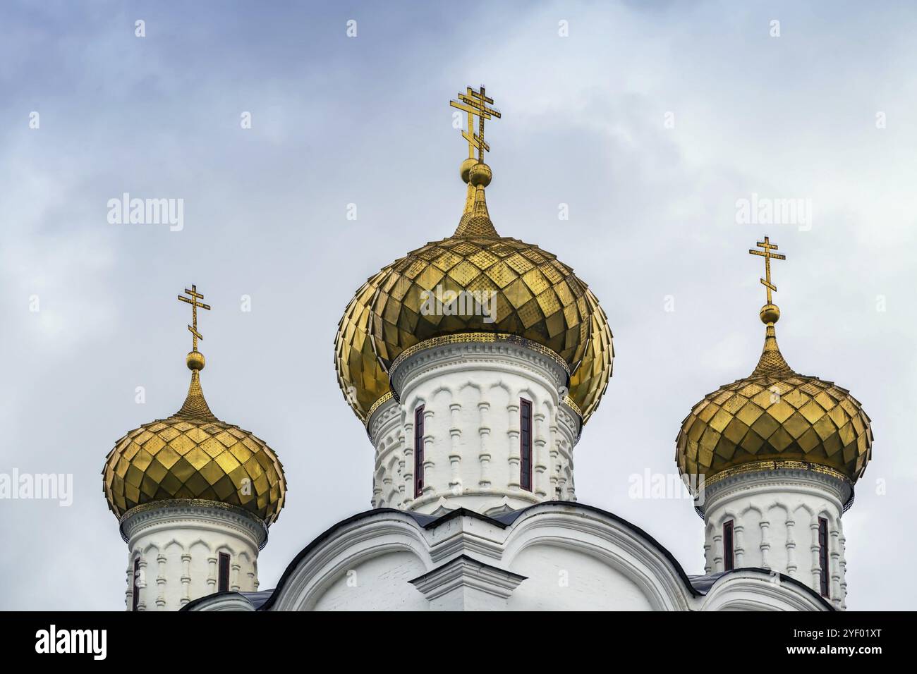 Cupole della Cattedrale della Trinità nel Monastero di Ipatiev a Kostroma, Russia, Europa Foto Stock