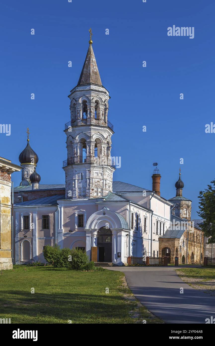 Campanile della Chiesa dell'ingresso di Theotokos nel Tempio di Gerusalemme nel Monastero di Borisoglebsky a Torzhok, Russia, Europa Foto Stock