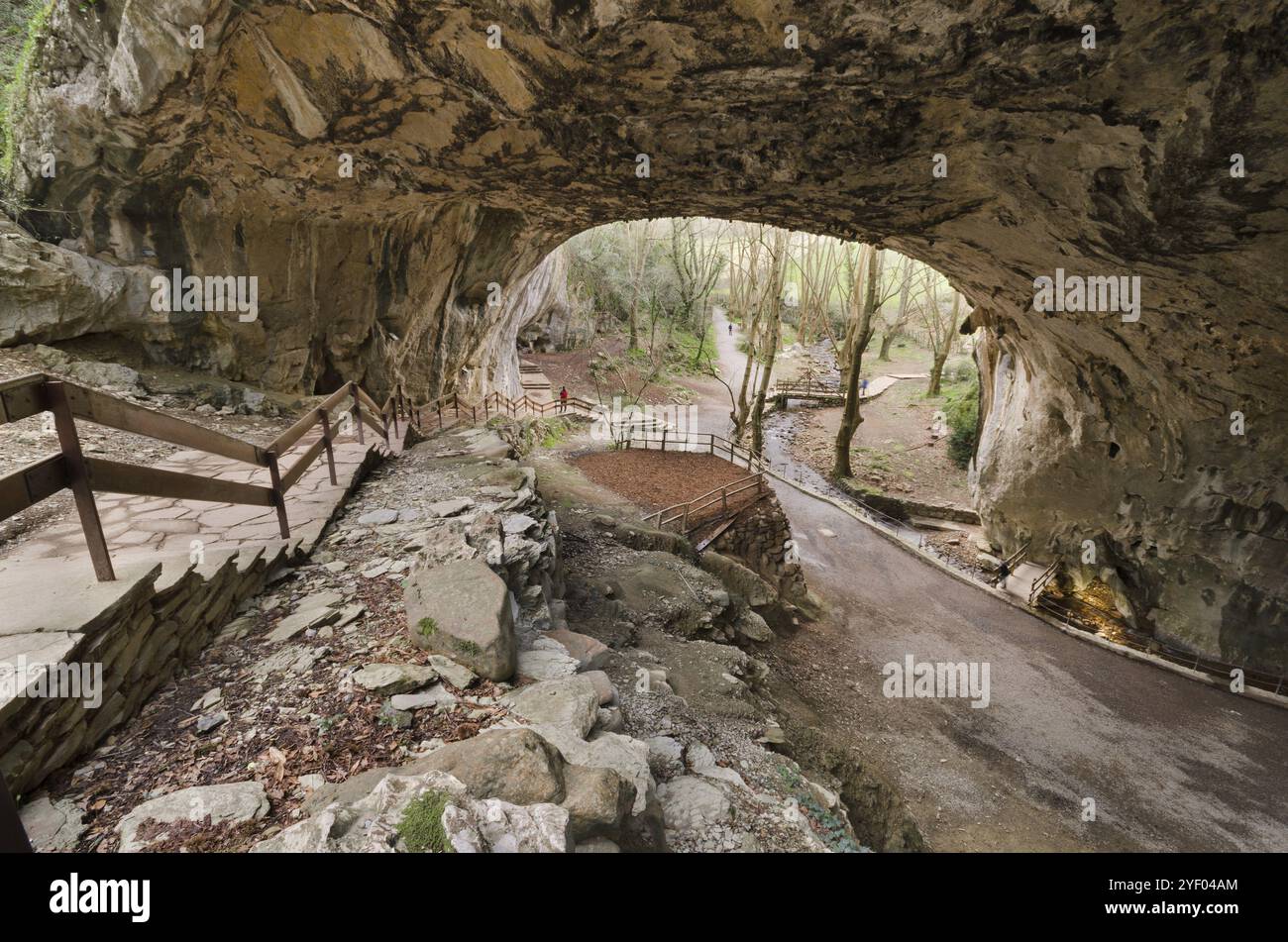 Famosa grotta delle streghe Zugarramurdi in Navarra, Spagna, Europa Foto Stock