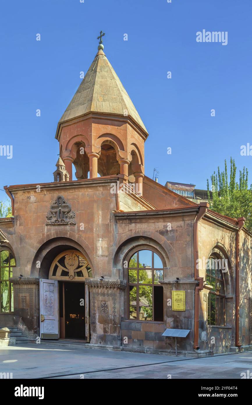 La chiesa di Zoravor Surp Astvatsatsin è la più antica chiesa sopravvissuta a Erevan, Armenia, Asia Foto Stock