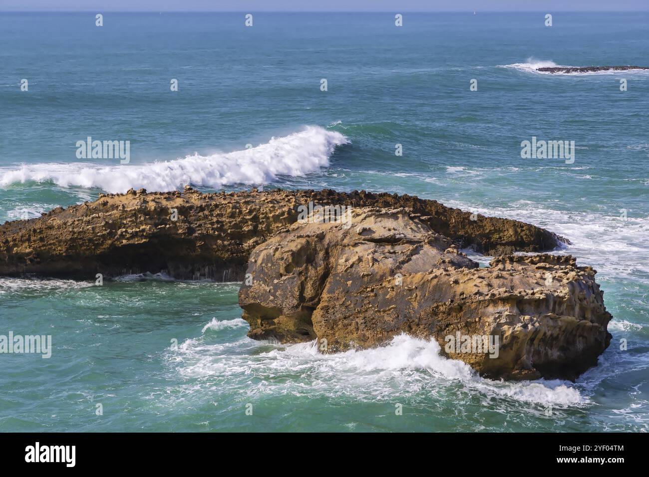 Rocce sul Golfo di Biscaglia a Biarritz, Francia, Europa Foto Stock