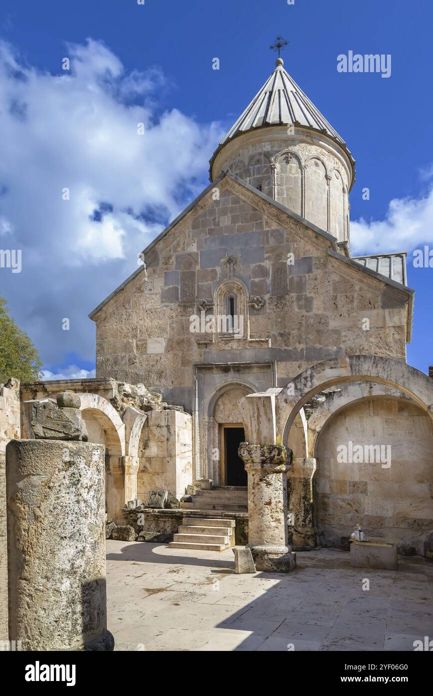 Haghartsin è un monastero del 13th secolo situato vicino alla città di Dilijan in Armenia. Chiesa di Sant'Astvatsatsin Foto Stock