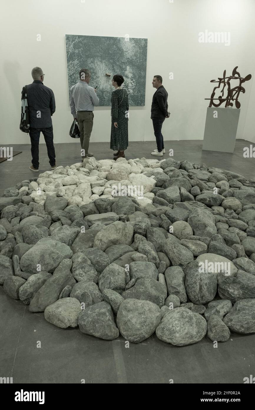 Artissima è la più importante fiera d'arte contemporanea d'Italia. Nel 2024 Artissima accoglie 189 gallerie italiane e internazionali partecipanti. Foto Stock