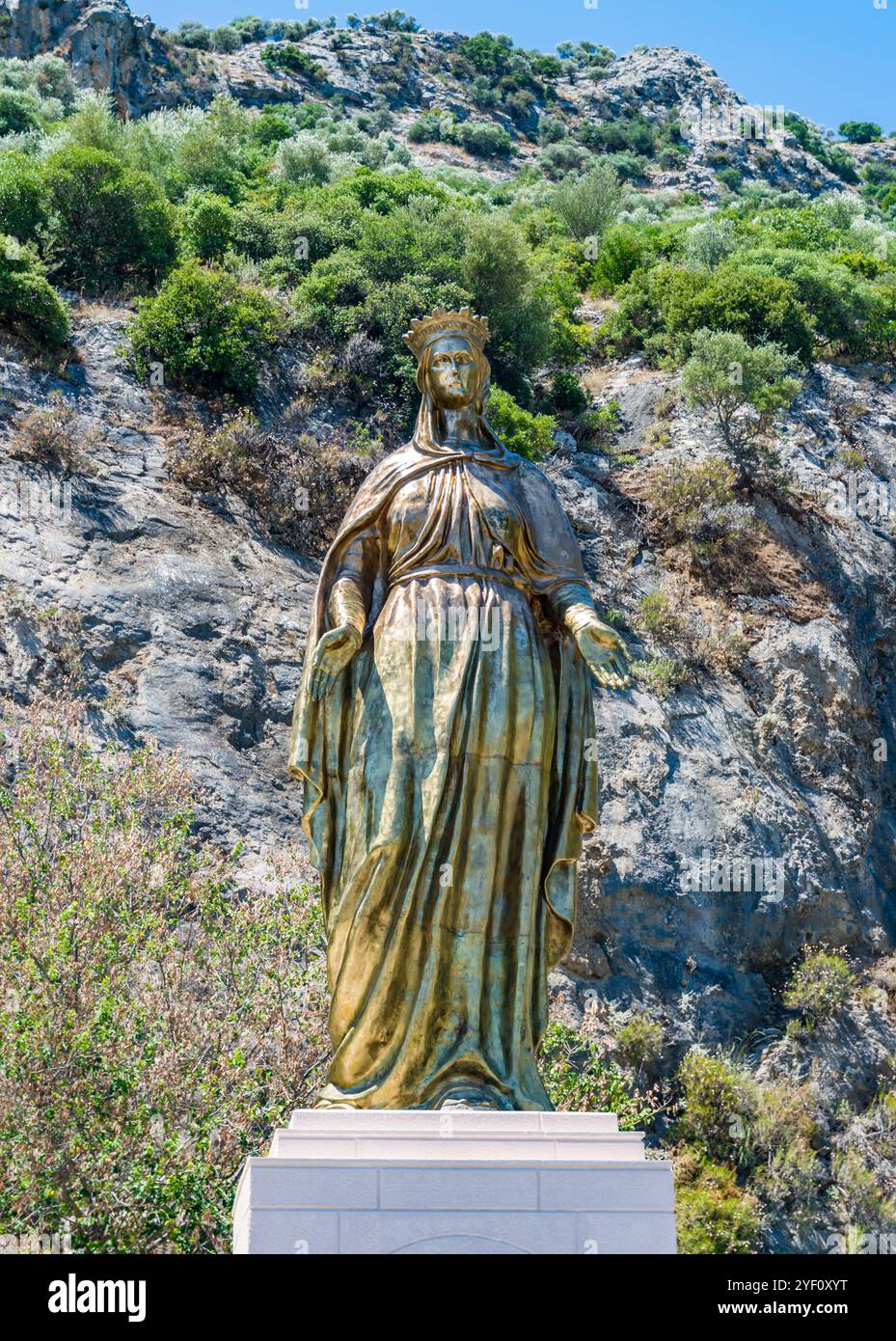 Statua di Gesù madre Maria fuori dal luogo del Santo pellegrinaggio della Casa di Maria a Efeso, Turchia. Foto Stock