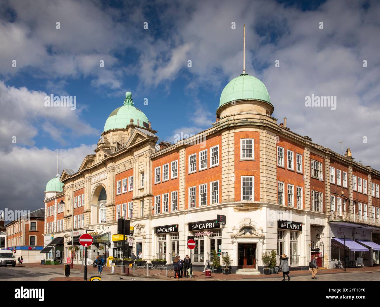 Regno Unito, Kent, Tunbridge Wells, Mount Pleasant Road, Wetherspoon Opera House Foto Stock