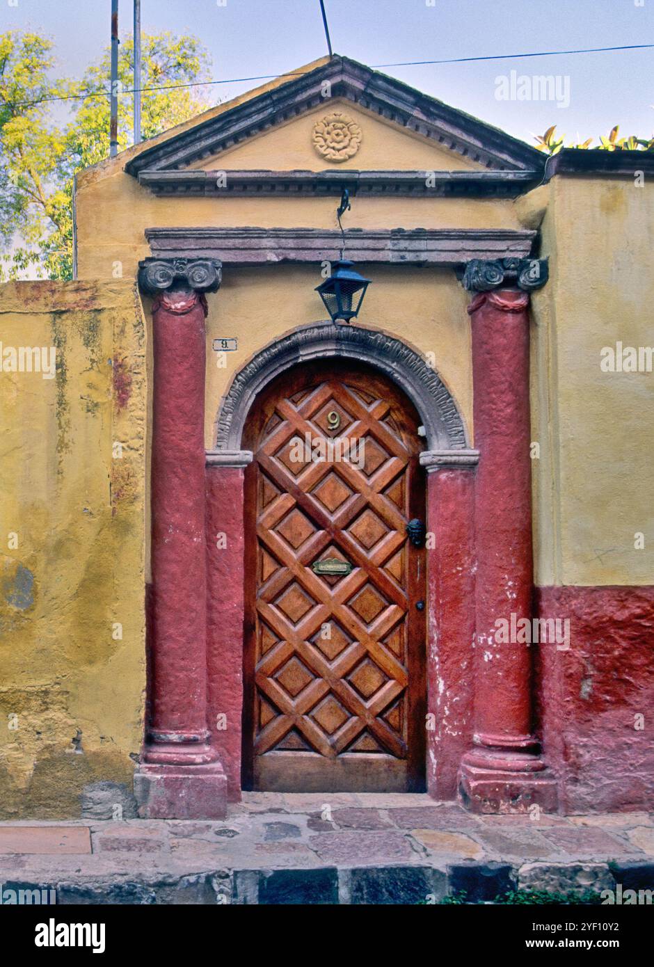 Porta di casa a Calle Aldama, San Miguel de Allende, Messico Foto Stock