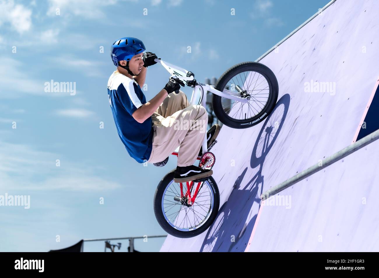Rim Nakamura (JPN) partecipa alla finale Cycling BMX Freestyle Men's Park Foto Stock