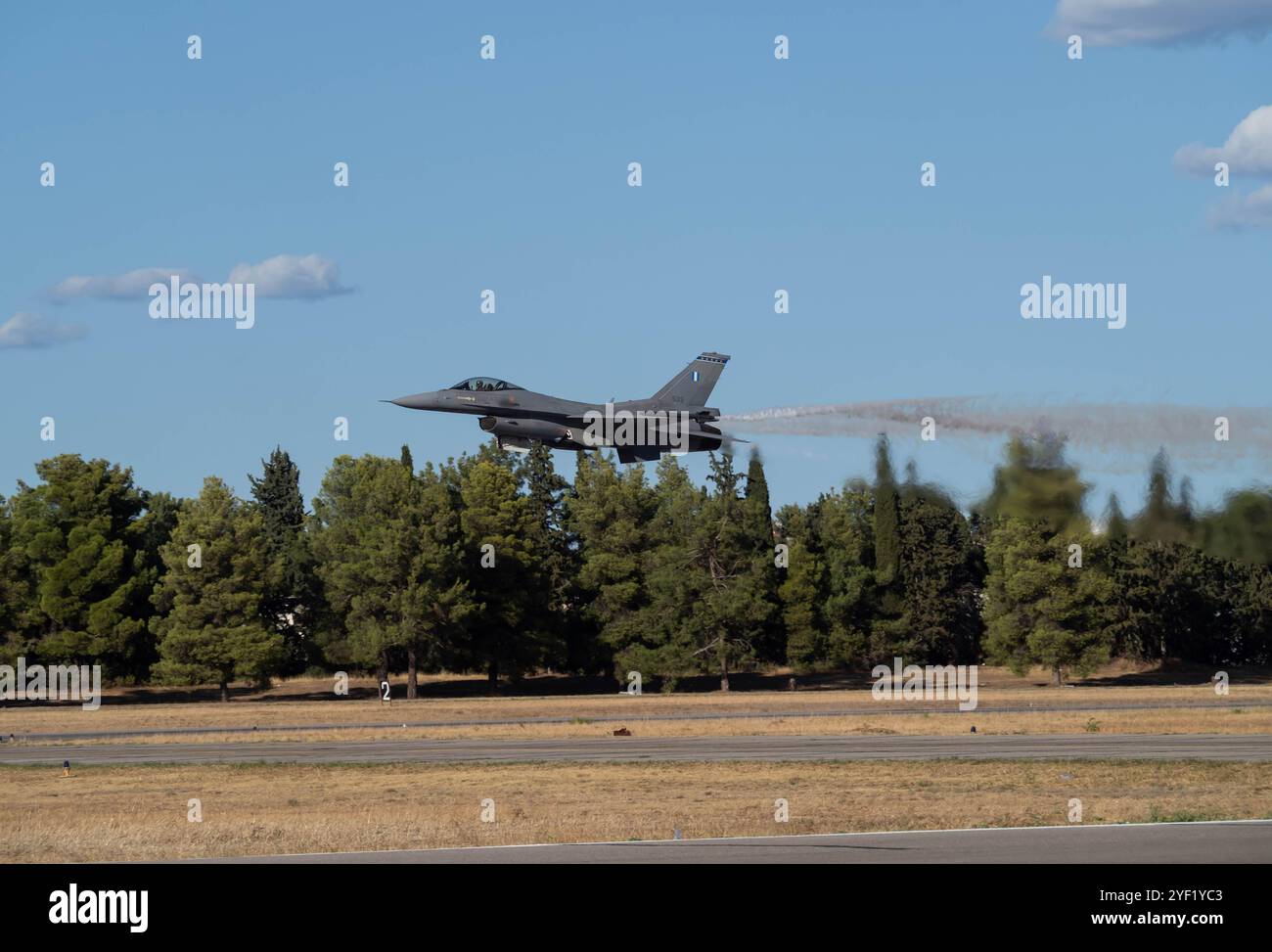 Zeus Demo Team F-16 dell'aeronautica militare ellenica (greca) in solitaria Foto Stock