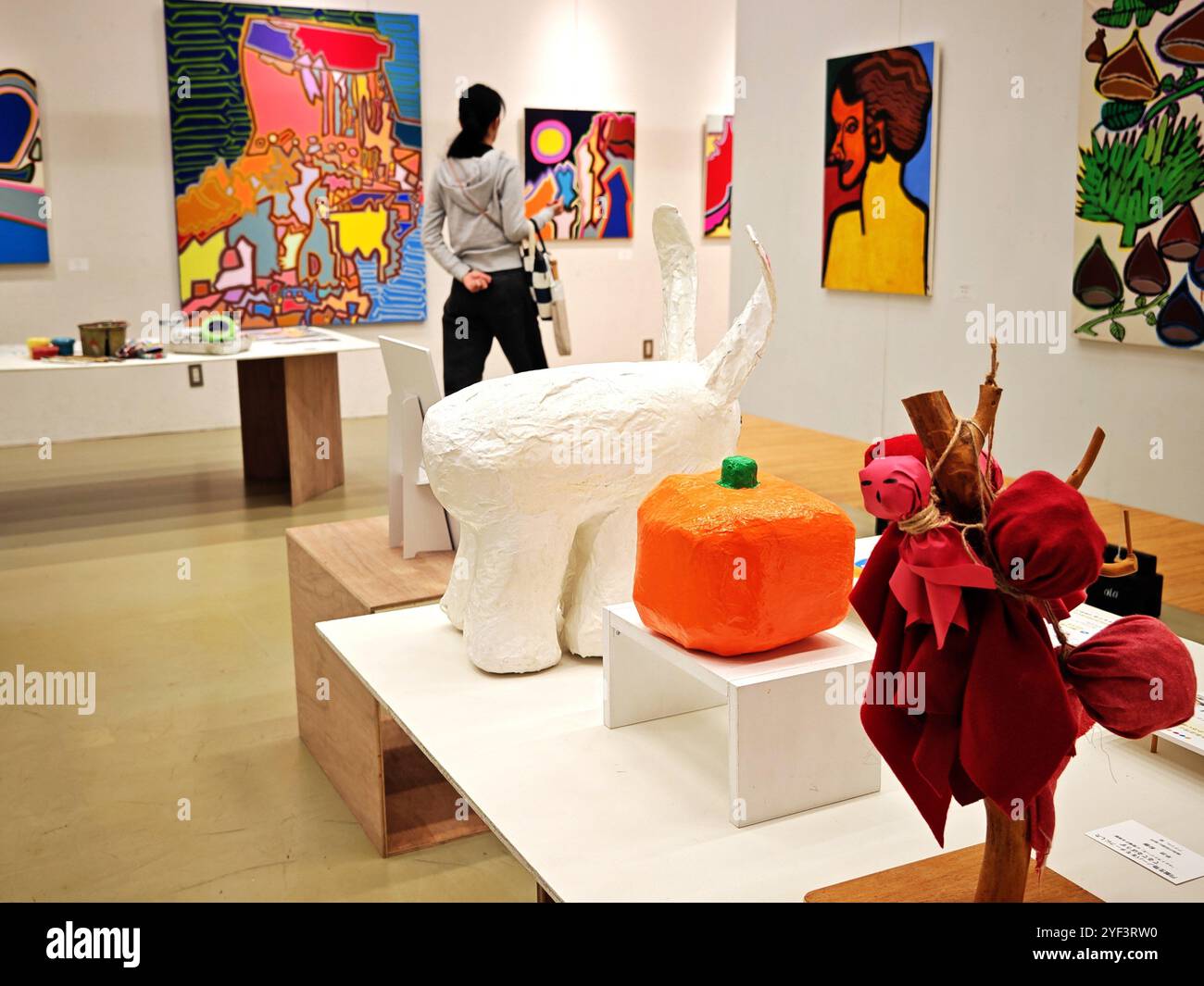 KERA, GIAPPONE - 2 NOVEMBRE 2024 - il famoso cantante BEGIN canta presso la sala concerti del Cultural Creation Center di Kera City, prefettura di Gifu, Giappone, novembre Foto Stock