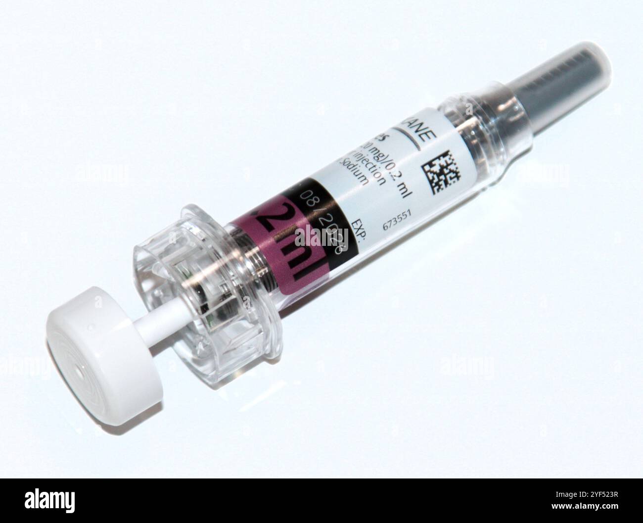 Clexane pre-riempito ipodermico di enoxaparin sodico con protezione di sicurezza dell'ago Eris Foto Stock