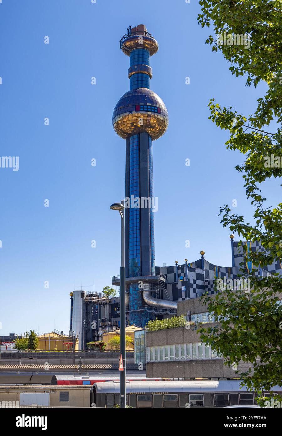 Vedute di Wien energie Spittelau Incinerator, Vienna, Austria, Europa. Foto Stock