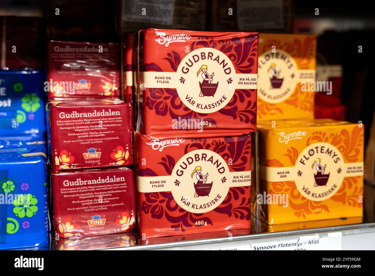 Formaggio integrale norvegese in vendita presso The Scandinavian Kitchen, Fitzerovia, Londra, Inghilterra Foto Stock