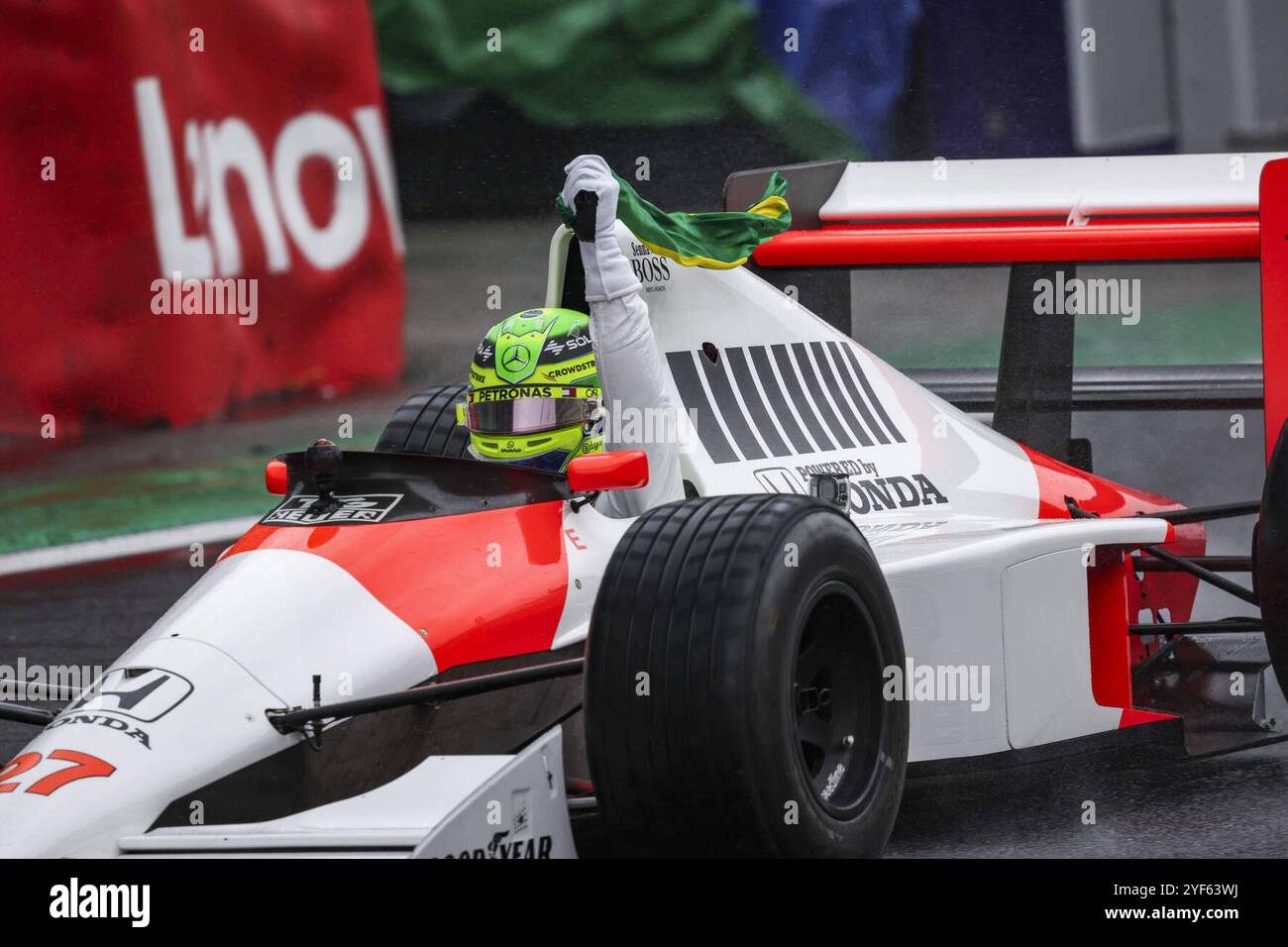 Formel 1, GP Brasilien a San Paolo, Lewis Hamilton f?§hrt historisches Rennauto von Ayrton Senna HAMILTON Lewis gbr, alla guida della McLaren MP4/5B durante la Formula 1 grande Premio de Sao Paulo 2024, ventunesima prova del Campionato del mondo di Formula 1 2024, WM, Weltmeisterschaft dal 1 al 3 novembre 2024 sul circuito Interlagos, a San Paolo, Brasile 2024 241103 7712 Foto Stock