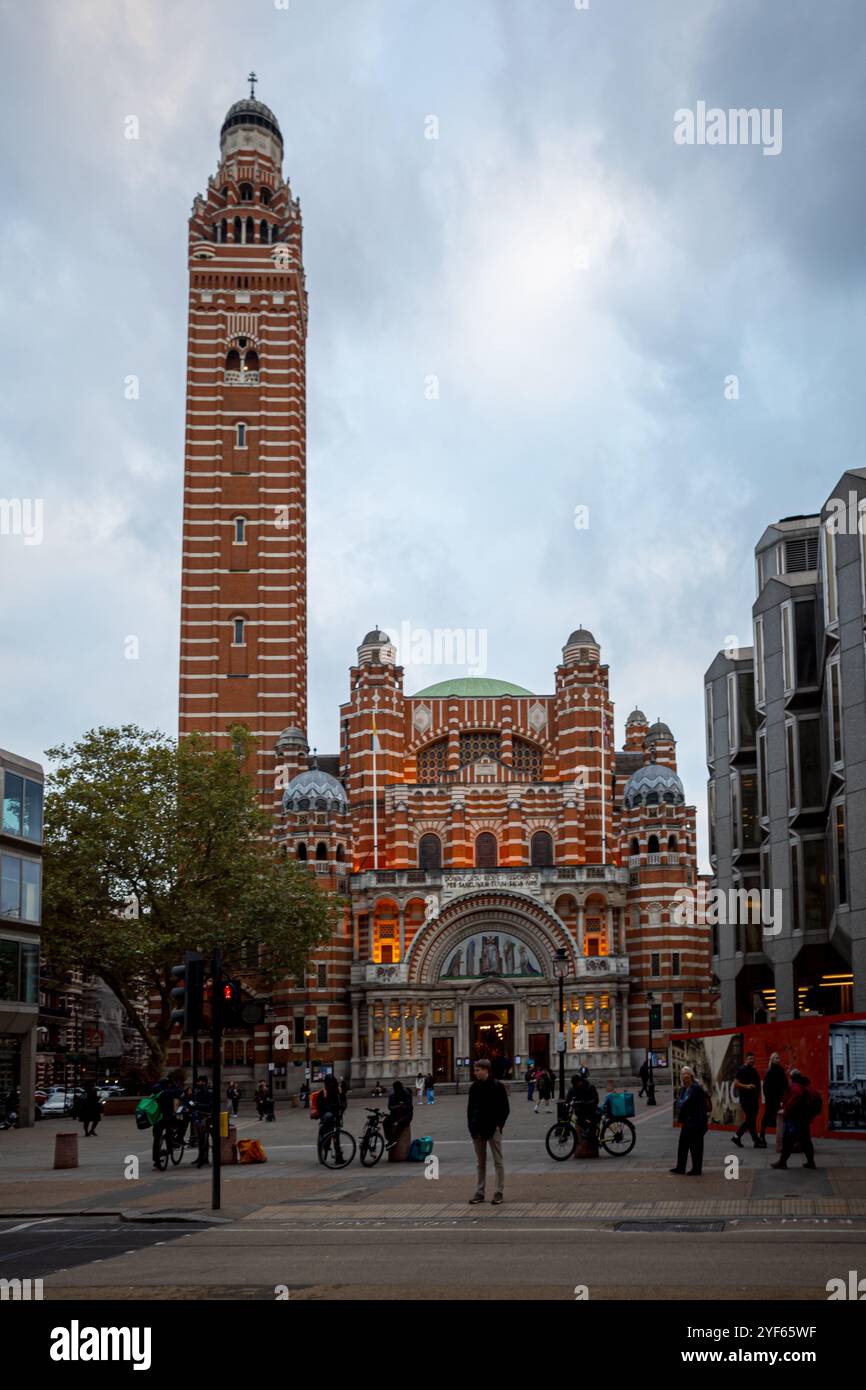 Cattedrale di Westminster, Londra. La cattedrale di Westminster è la più grande chiesa cattolica romana in Inghilterra e Galles, completata nel 1903, John Francis Bentley. Foto Stock