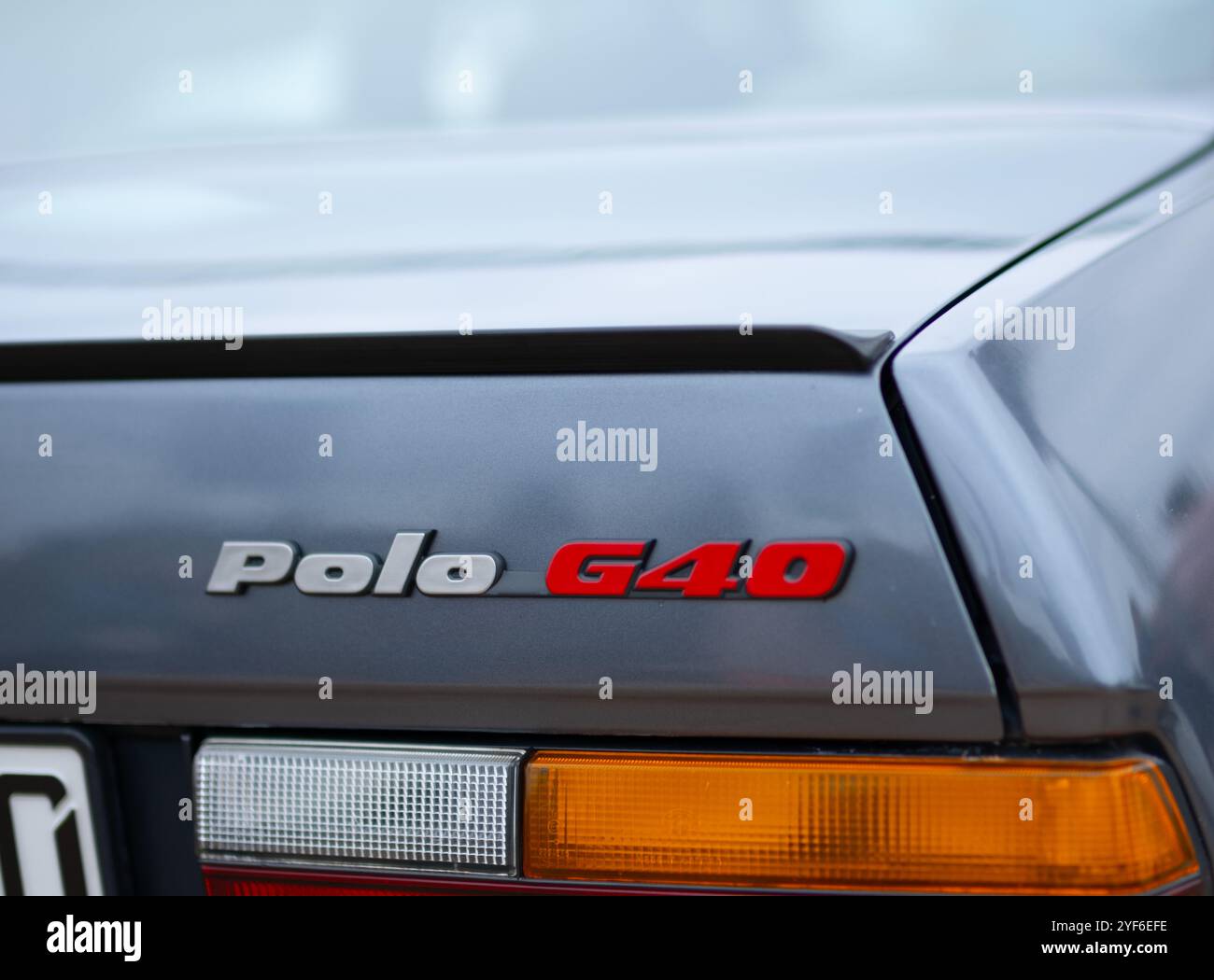 Primo piano sul retro di una Volkswagen Polo G40 grigia. Foto Stock
