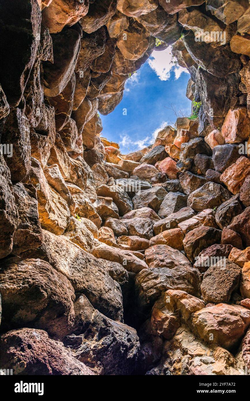 Su Nuraxi di Barumini, sito patrimonio dell'umanità dell'UNESCO, Sardegna Foto Stock