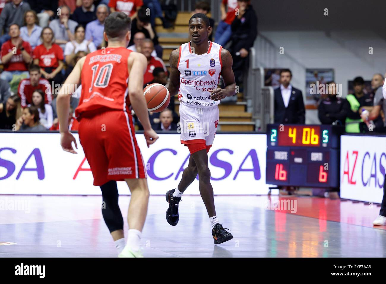 Trieste, Italia. 3 novembre 2024. Jordan Harris di Openjobmetis Varese in azione durante la partita pallacanestro Trieste - Openjobmetis Varese partita di regular season Lega Basket serie A 2024/2025 - turno 6 a Trieste (Italia), 3 novembre 2024 (foto di Gilardi/Ciamillo/LaPresse) crediti: LaPresse/Alamy Live News Foto Stock