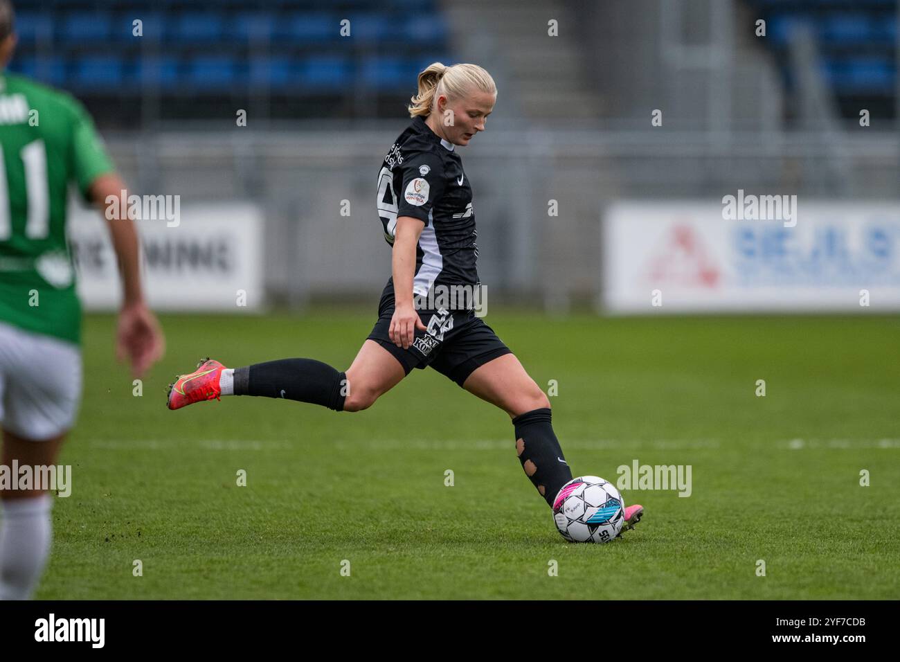 Hjorring, Danimarca. 3 novembre 2024. Cecilie Larsen (28) del Nordsjaelland si è vista durante il Gjensidige Kvindeliga match tra fortuna Hjorring e FC Nordsjaelland al Nord Energi Arena di Hjorring. Credito: Gonzales Photo/Alamy Live News Foto Stock