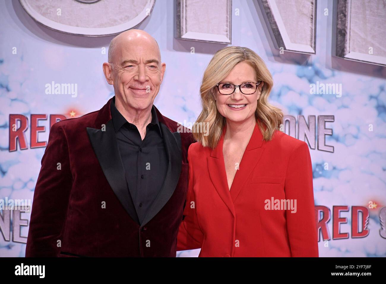 J. K. Simmons und Bonnie Hunt bei der Red One - Alarmstufe Weihnachten Film Premiere AM 3.11.2024 a Berlino Red One Filmpremiere a Berlino **** J K Simmons e Bonnie Hunt al Red One Christmas Movie premiere il 3 11 2024 a Berlino Red One Movie premiere a Berlino Foto Stock