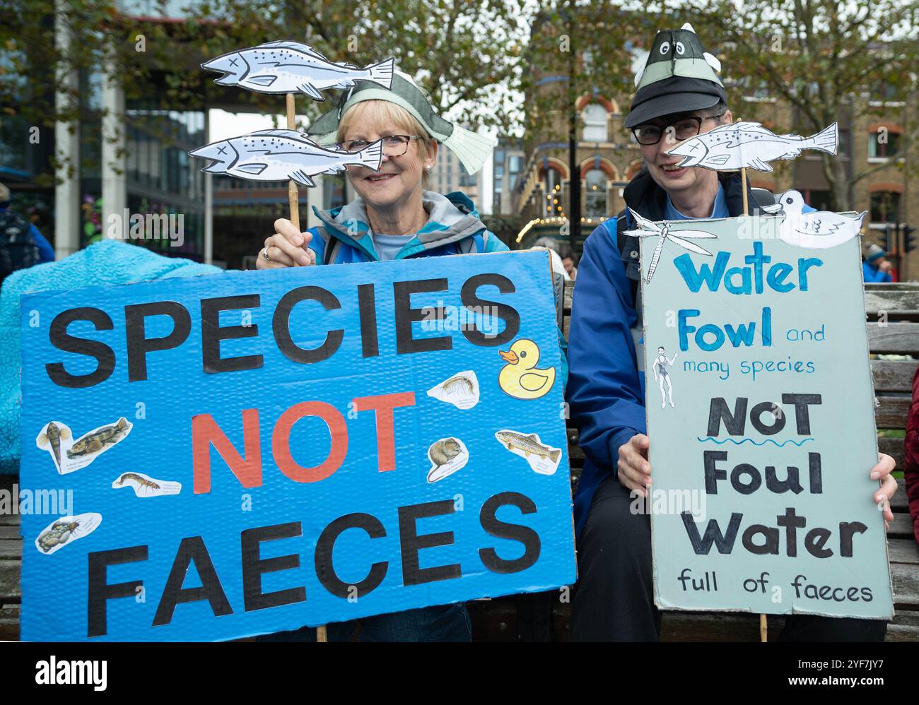 Londra, Regno Unito, 11 novembre 2024. Marcia per l'acqua. Marcia per la pulizia delle acque del Regno Unito. attraverso: riforma della regolamentazione; migliore applicazione della legge ; e investimenti per il lungo terrore. Credito: A.. Credito Bennett: andrew bennett/Alamy Live News Foto Stock