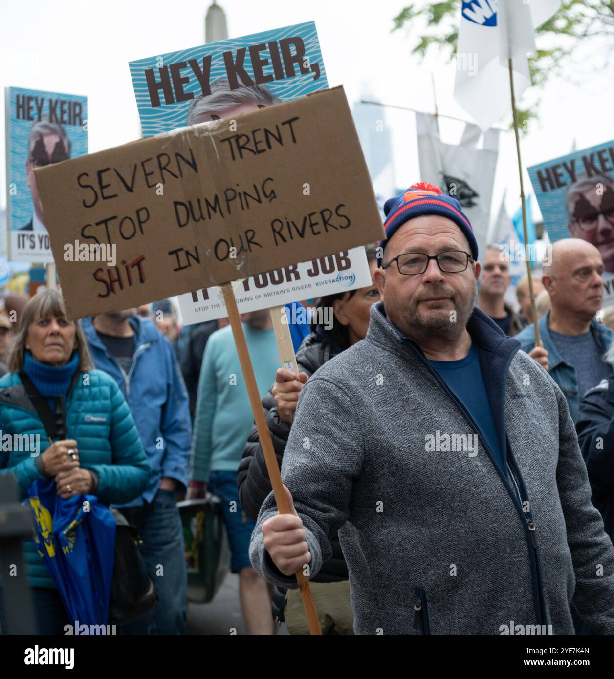 Londra, Regno Unito, 11 novembre 2024. Marcia per l'acqua. Marcia per la pulizia delle acque del Regno Unito. attraverso: riforma della regolamentazione; migliore applicazione della legge ; e investimenti per il lungo terrore. Credito: A.. Credito Bennett: andrew bennett/Alamy Live News Foto Stock