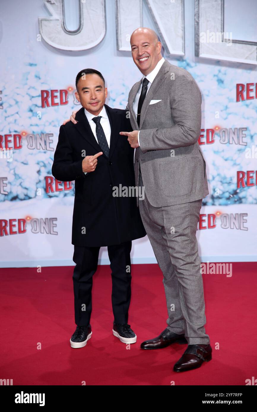 Germania, Berlino, 03.11.24, Uber Platz, Melvin Mar (produttore) e Hiram Garcia (produttore) partecipa alla prima mondiale di RED ONE Foto Stock