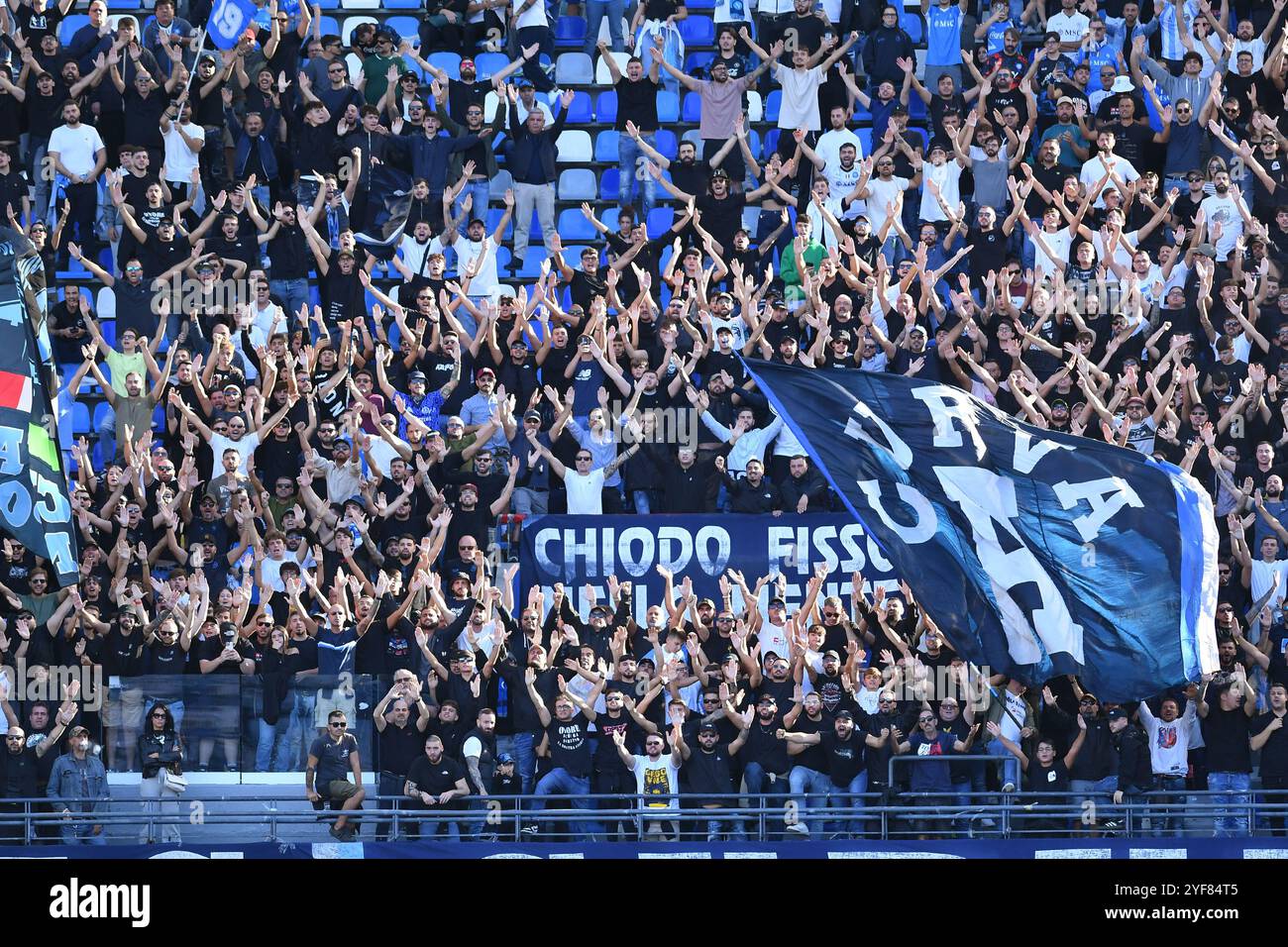 Napoli, Lazio. 3 novembre 2024. Tifosi del Napoli durante la partita di serie A tra Napoli e Atalanta allo stadio Maradona di Napoli, Italia, 3 novembre 2024. Crediti: massimo insabato/Alamy Live News Foto Stock