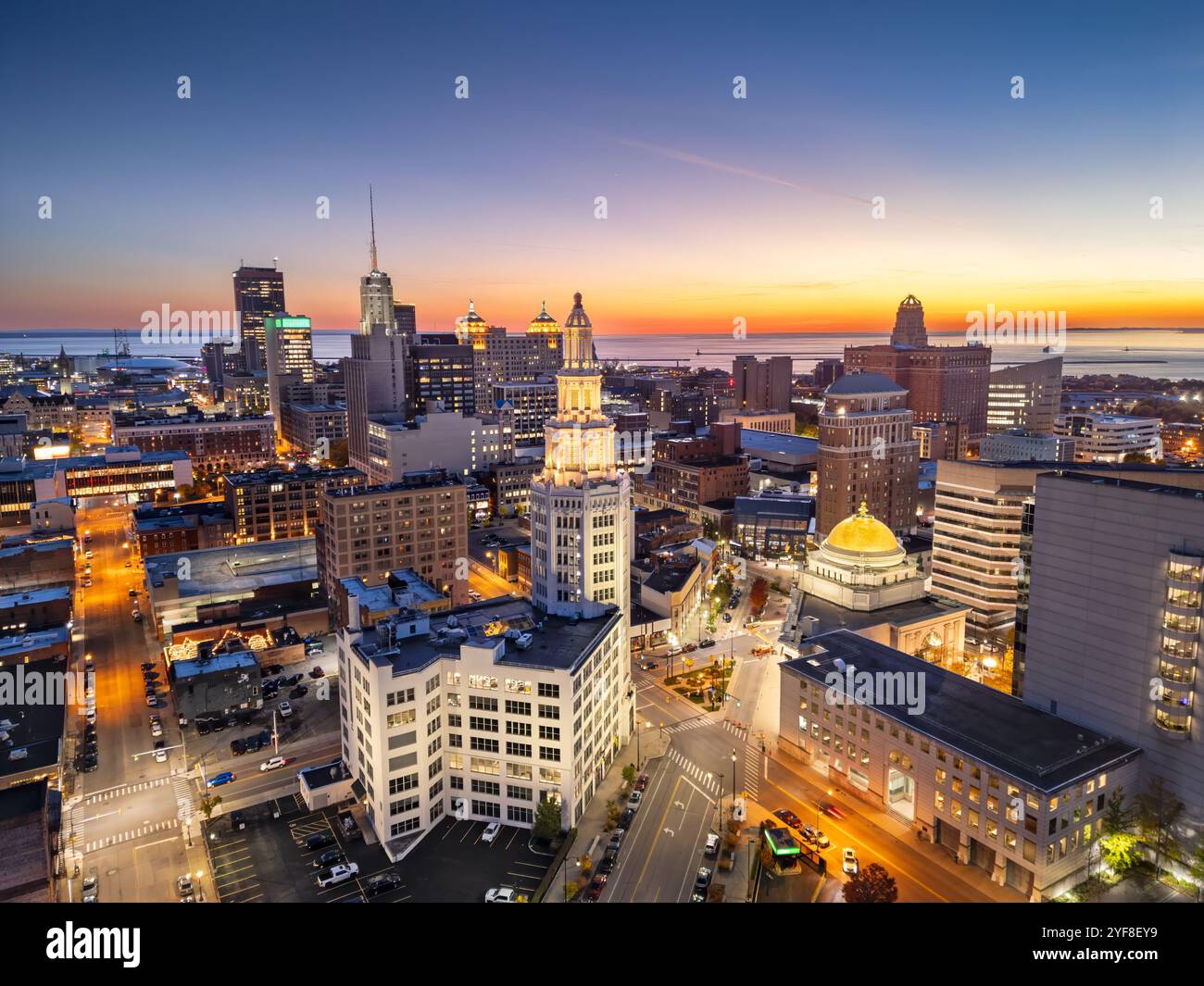 Buffalo, New York, Stati Uniti, skyline della città al Golden Hour. Foto Stock