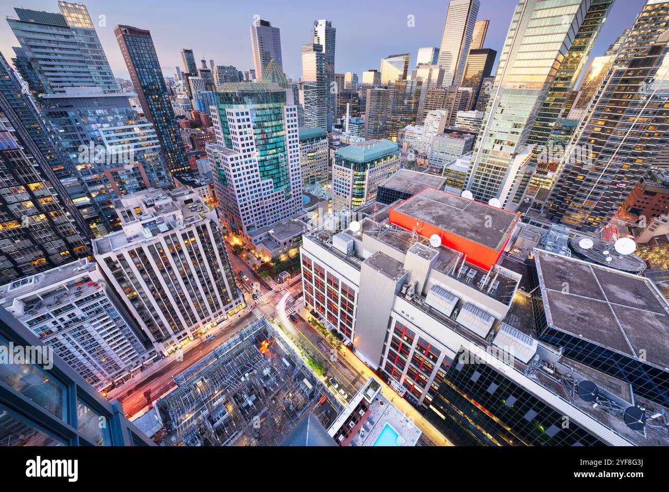 Toronto, Canada, densa città urbana dall'alto. Foto Stock