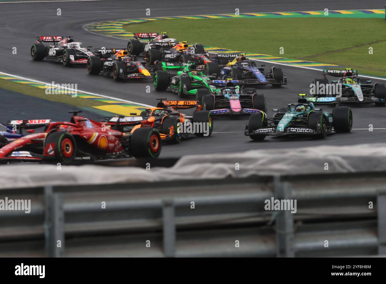 San Paolo, Brasile. 3 novembre 2024. I piloti gareggiano durante il Gran Premio del Brasile di Formula 1 all'autodromo Jose Carlos Pace di San Paolo, Brasile, 3 novembre 2024. Crediti: Rahel Patrasso/Xinhua/Alamy Live News Foto Stock