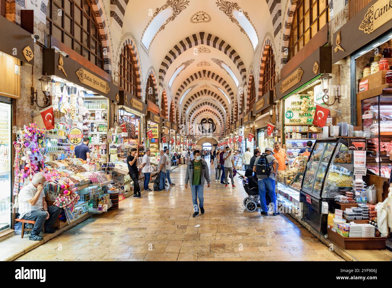 Interno del Bazaar delle spezie (Bazaar egiziano), Istanbul, Turchia Foto Stock