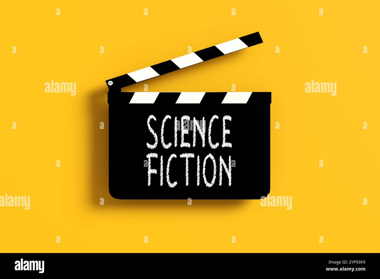Genere o categoria fantascienza. Lavagna nera con le parole fantascienza scritte su di essa, su un vibrante sfondo giallo. Rendering 3D. Foto Stock